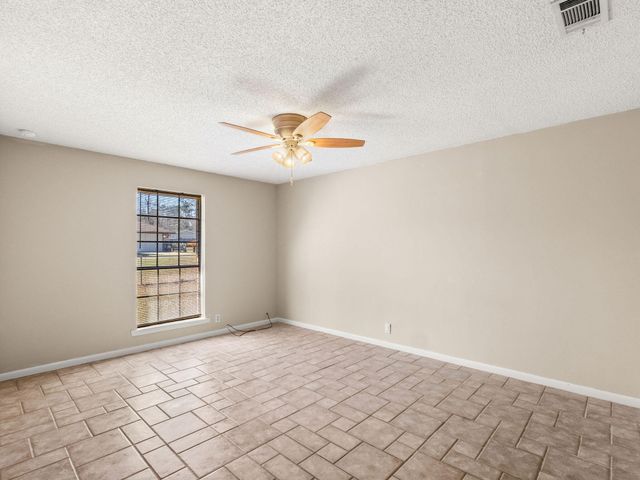 139 Cochran, Leesville, LA 71446