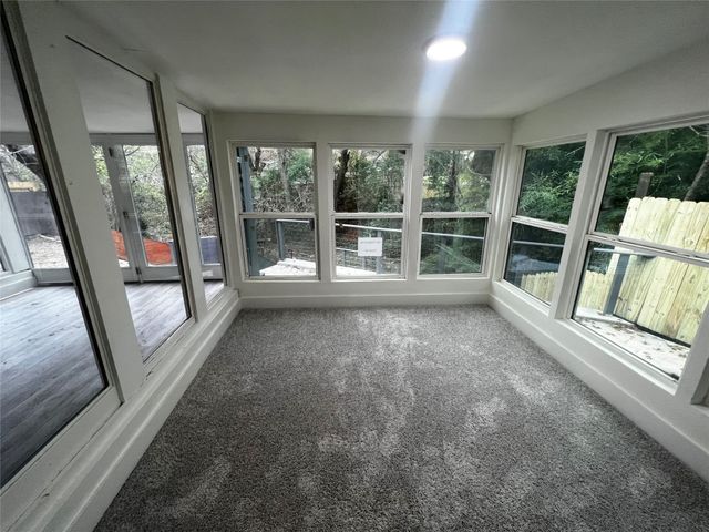 208 Cliffdale Avenue, Dallas, TX 75211