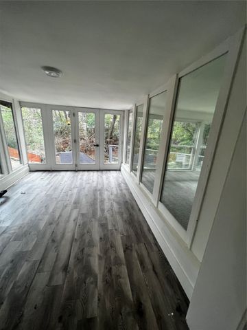 208 Cliffdale Avenue, Dallas, TX 75211