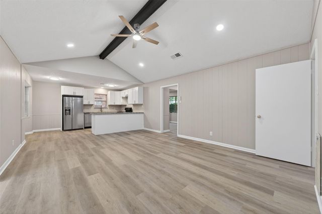 301 Moody Avenue, League City, TX 77573