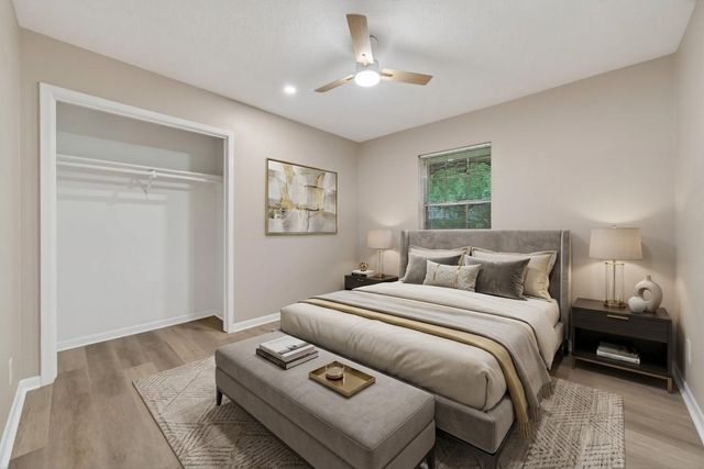 301 Moody Avenue, League City, TX 77573