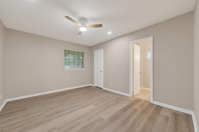 301 Moody Avenue, League City, TX 77573