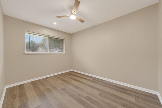 301 Moody Avenue, League City, TX 77573