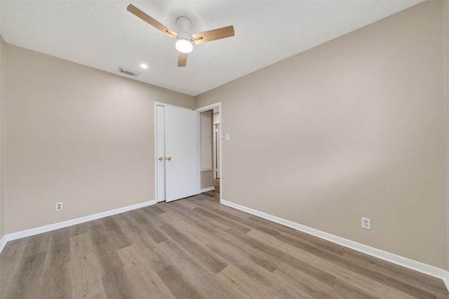 301 Moody Avenue, League City, TX 77573