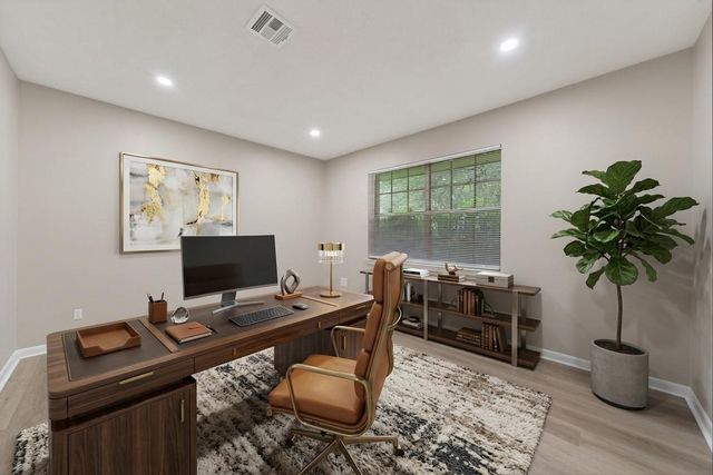 301 Moody Avenue, League City, TX 77573