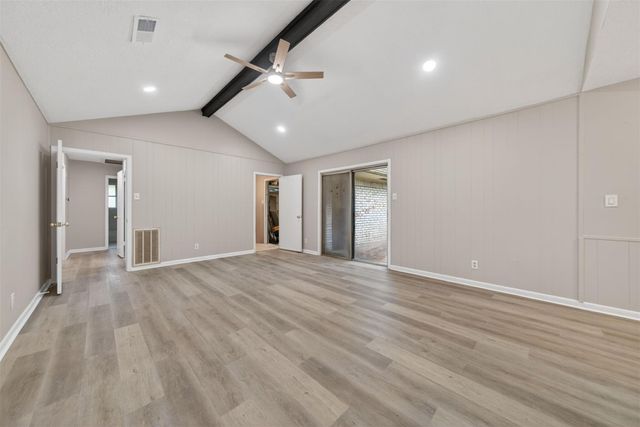 301 Moody Avenue, League City, TX 77573