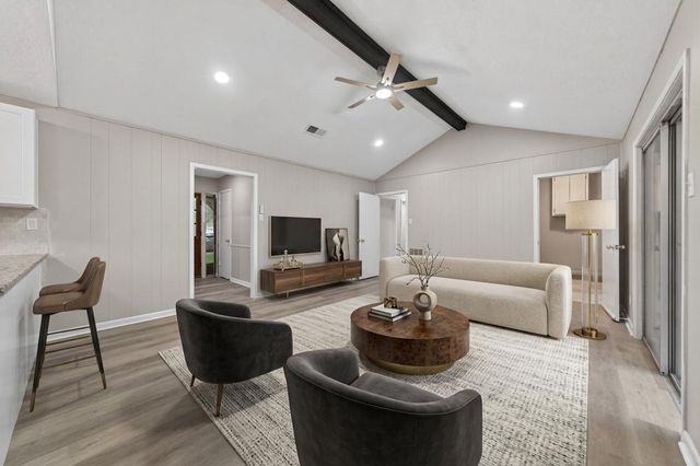 301 Moody Avenue, League City, TX 77573