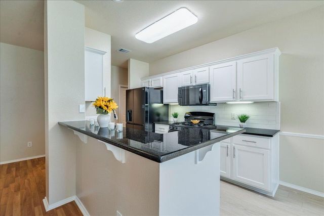 1327 Rosie LN, Cedar Park, TX 78613