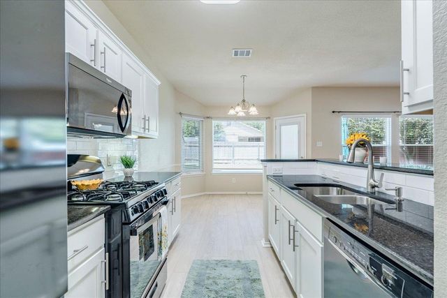1327 Rosie LN, Cedar Park, TX 78613