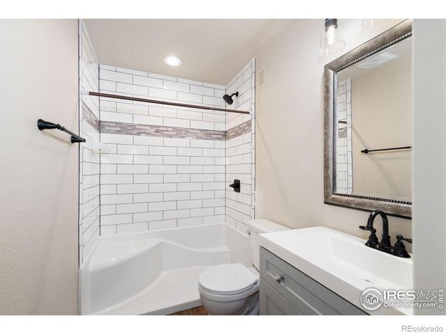 893 Shirttail Peak Court, Windsor, CO 80550