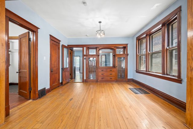 2219 S 60th Court, Cicero, IL 60804