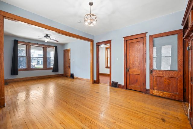 2219 S 60th Court, Cicero, IL 60804