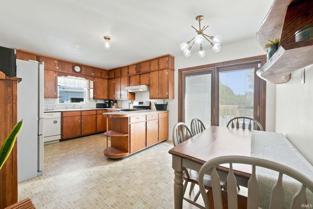 14919 Illinois Road, Fort Wayne, IN 46814
