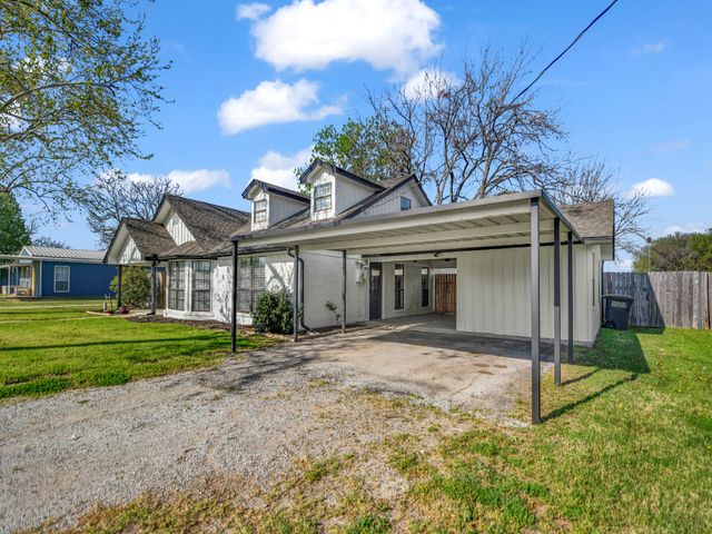 305 Gandy Street, Lipan, TX 76462