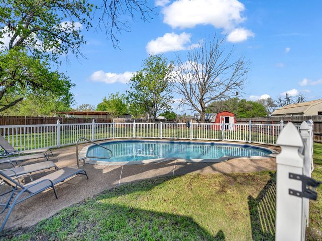 305 Gandy Street, Lipan, TX 76462