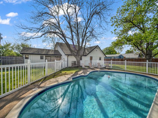 305 Gandy Street, Lipan, TX 76462
