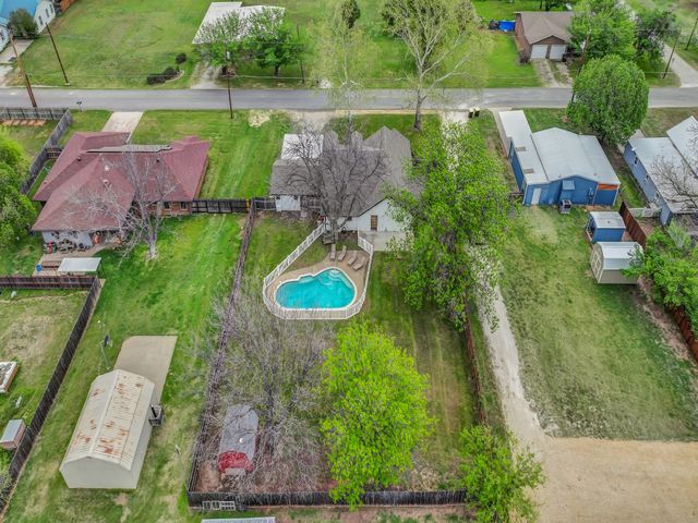 305 Gandy Street, Lipan, TX 76462