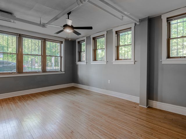 1300 E 56th Street G, Chicago, IL 60637