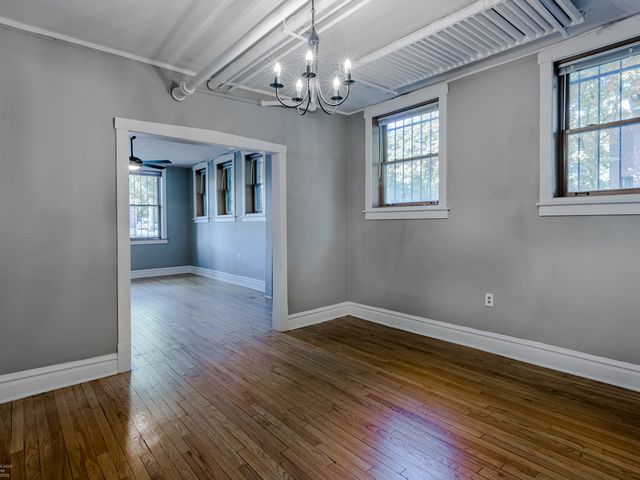 1300 E 56th Street G, Chicago, IL 60637