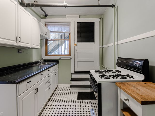 1300 E 56th Street G, Chicago, IL 60637