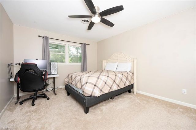 2808 Big Oak Court, High Point, NC 27265