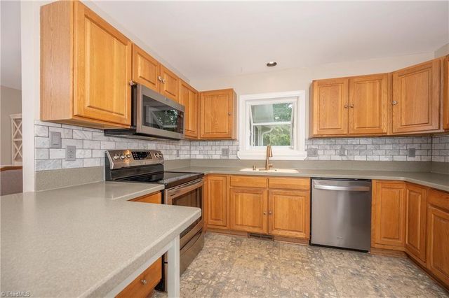 2808 Big Oak Court, High Point, NC 27265