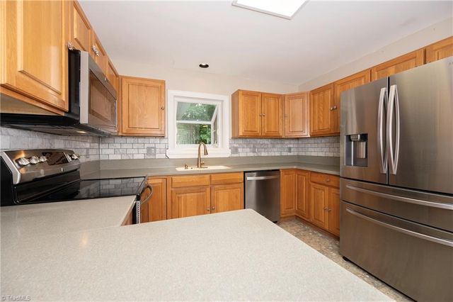 2808 Big Oak Court, High Point, NC 27265