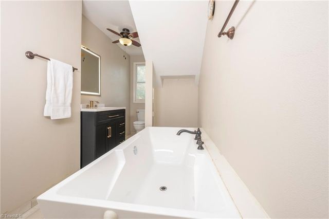2808 Big Oak Court, High Point, NC 27265