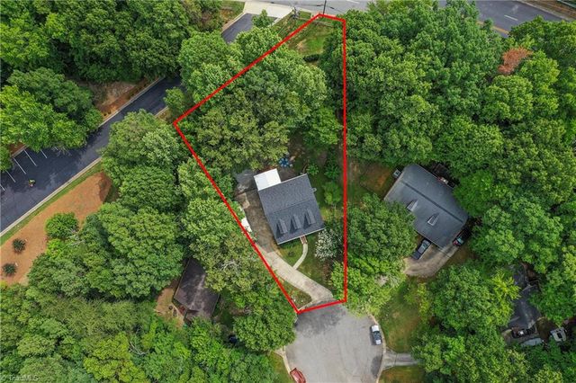 2808 Big Oak Court, High Point, NC 27265