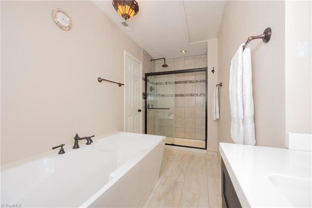 2808 Big Oak Court, High Point, NC 27265