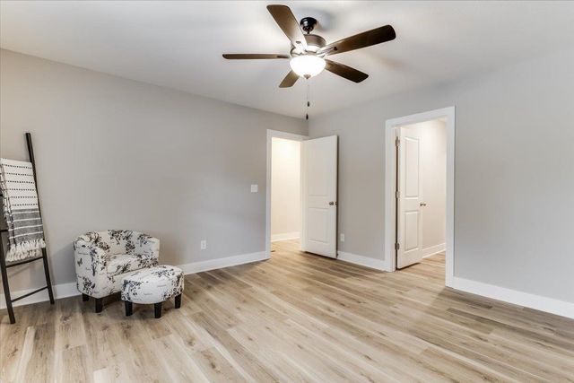 1932 S Mosley, Wichita, KS 67211