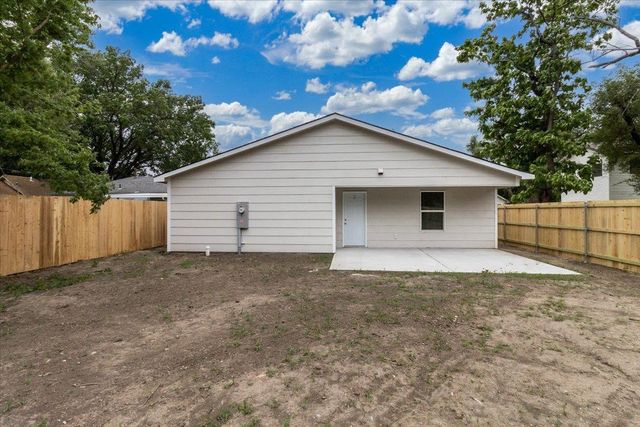 1932 S Mosley, Wichita, KS 67211