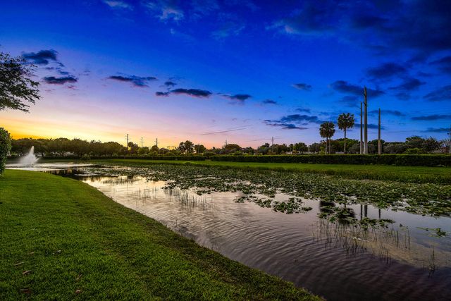 9009 New Hope Court, Royal Palm Beach, FL 33411