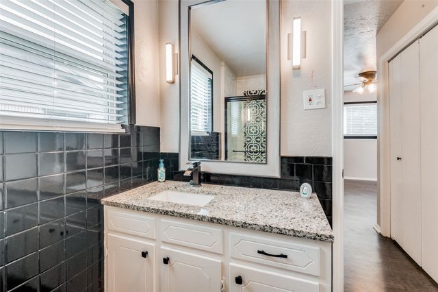 100 High School Drive, Waxahachie, TX 75165