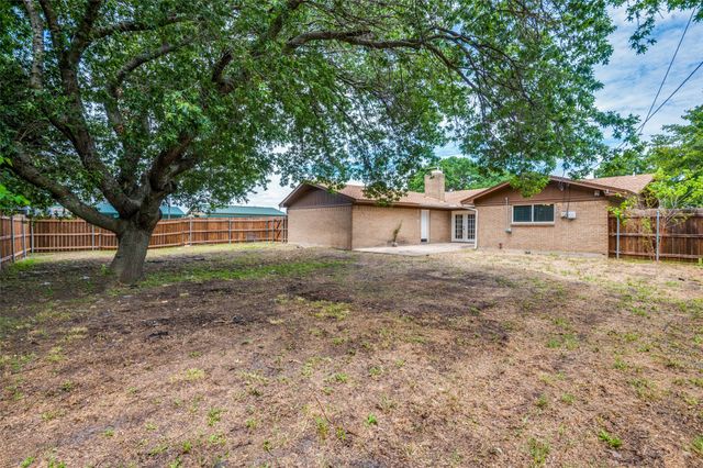 100 High School Drive, Waxahachie, TX 75165