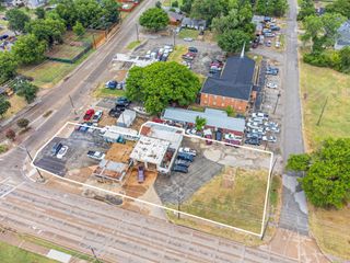 508 W Avenue D B, Garland, TX 75040