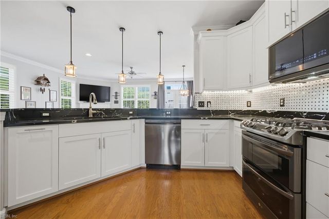 120 Peyton Randolph DR, Yorktown, VA 23692