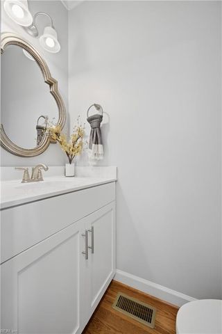 120 Peyton Randolph DR, Yorktown, VA 23692