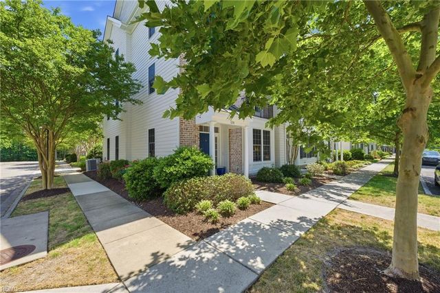 120 Peyton Randolph DR, Yorktown, VA 23692