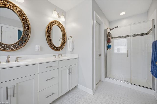 120 Peyton Randolph DR, Yorktown, VA 23692