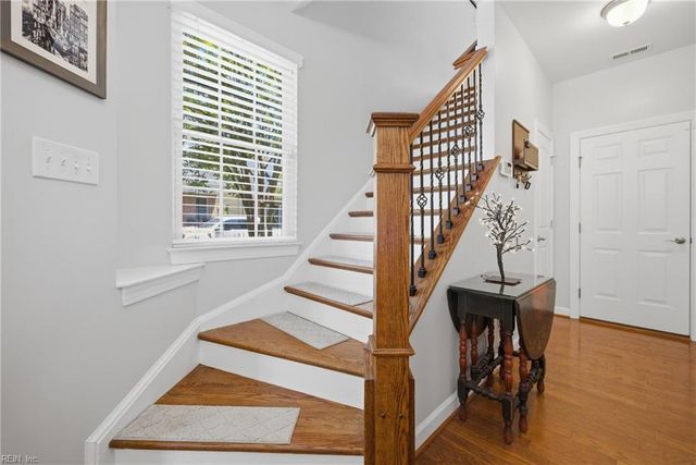 120 Peyton Randolph DR, Yorktown, VA 23692