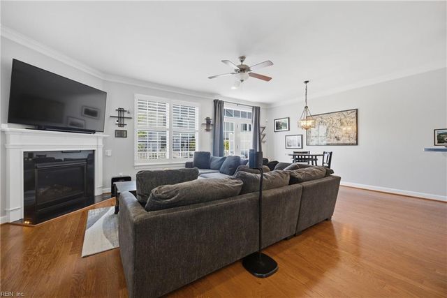 120 Peyton Randolph DR, Yorktown, VA 23692