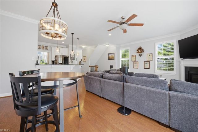 120 Peyton Randolph DR, Yorktown, VA 23692