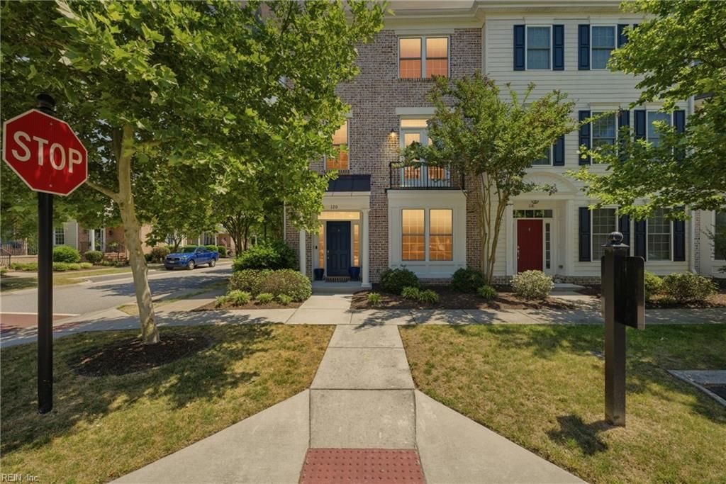120 Peyton Randolph DR, Yorktown, VA 23692