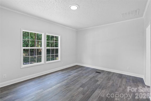102 E WILKINS Street, Dallas, NC 28034
