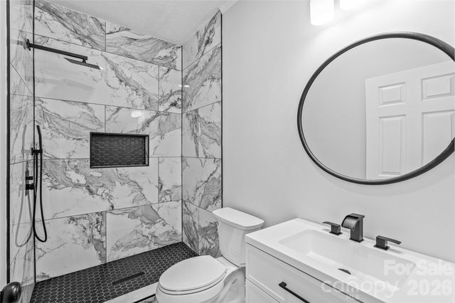 102 E WILKINS Street, Dallas, NC 28034