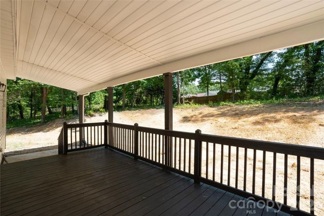 102 E WILKINS Street, Dallas, NC 28034