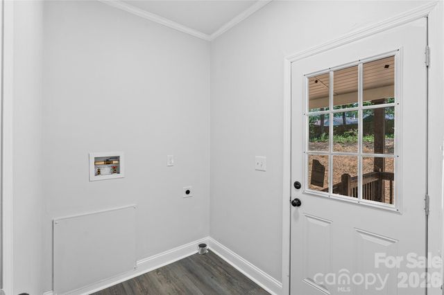 102 E WILKINS Street, Dallas, NC 28034