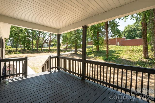 102 E WILKINS Street, Dallas, NC 28034