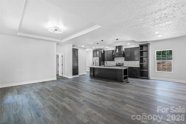 102 E WILKINS Street, Dallas, NC 28034